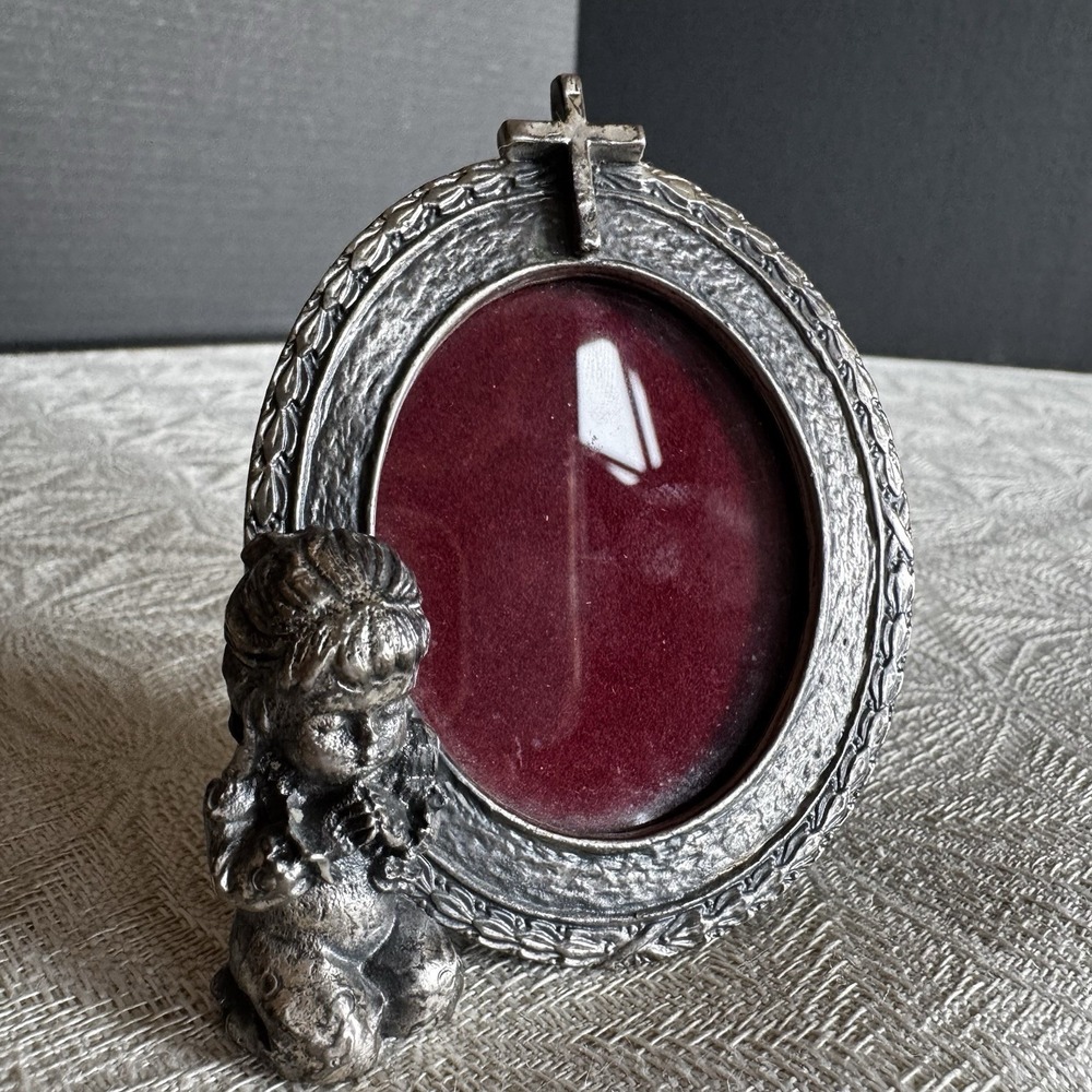 Vintage Enesco Pewter Oval Girl Praying Frame 3" X 3.5" Holds 1.75" x 2.25"